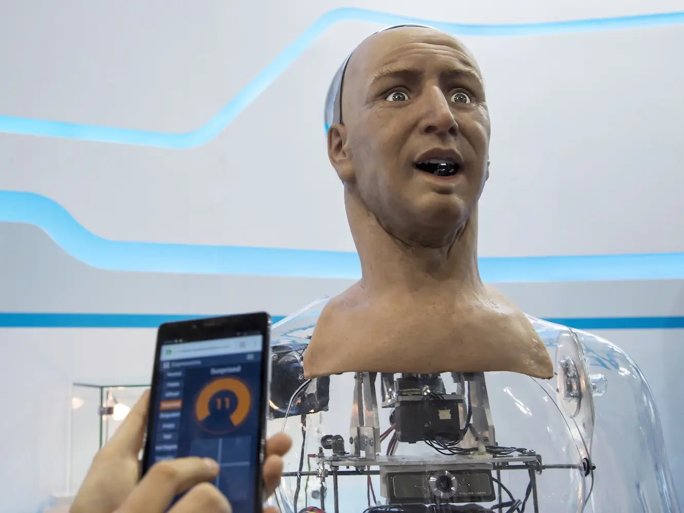 The First Robotic AI with Real Muscles